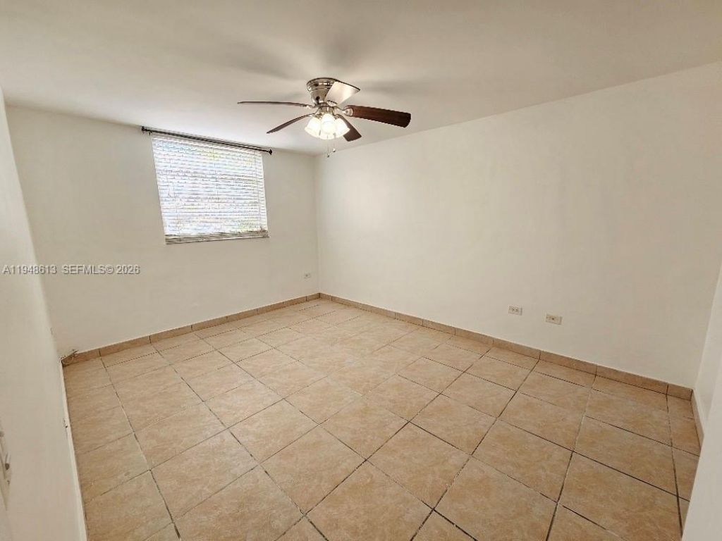 441 NE 195th St, Unit 105, Miami, FL 33179 Photo