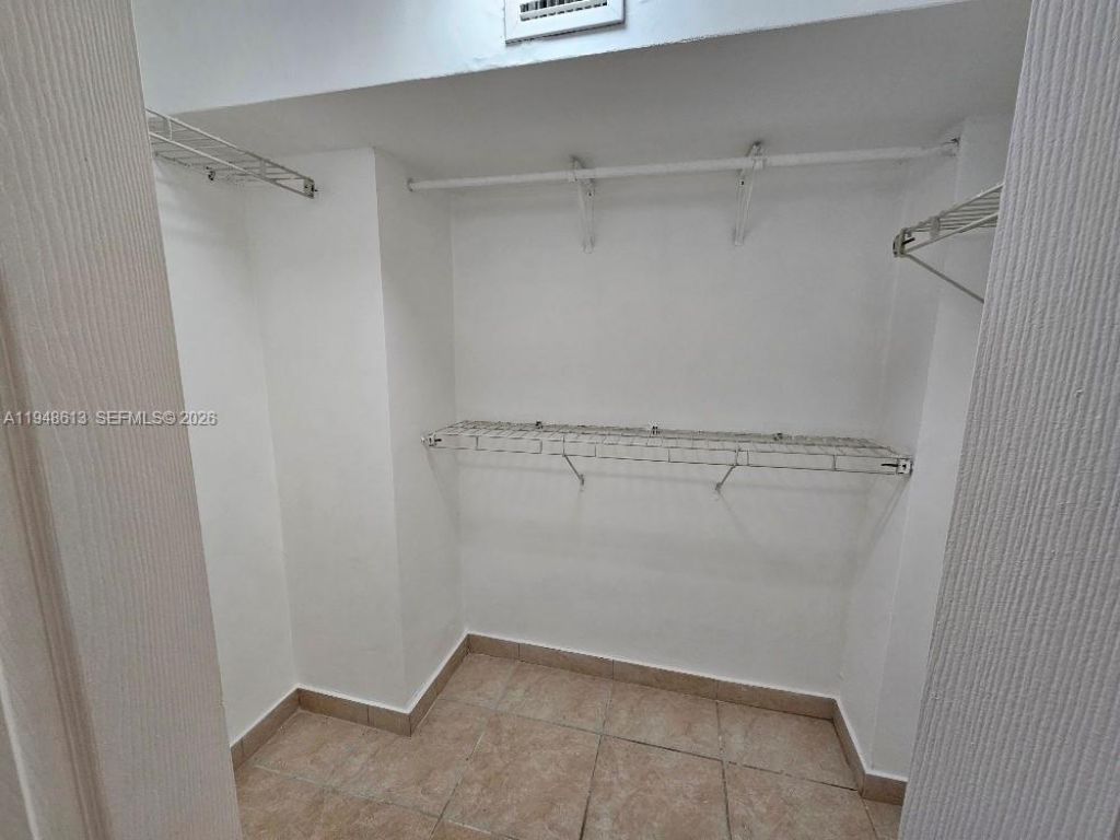 441 NE 195th St, Unit 105, Miami, FL 33179 Photo