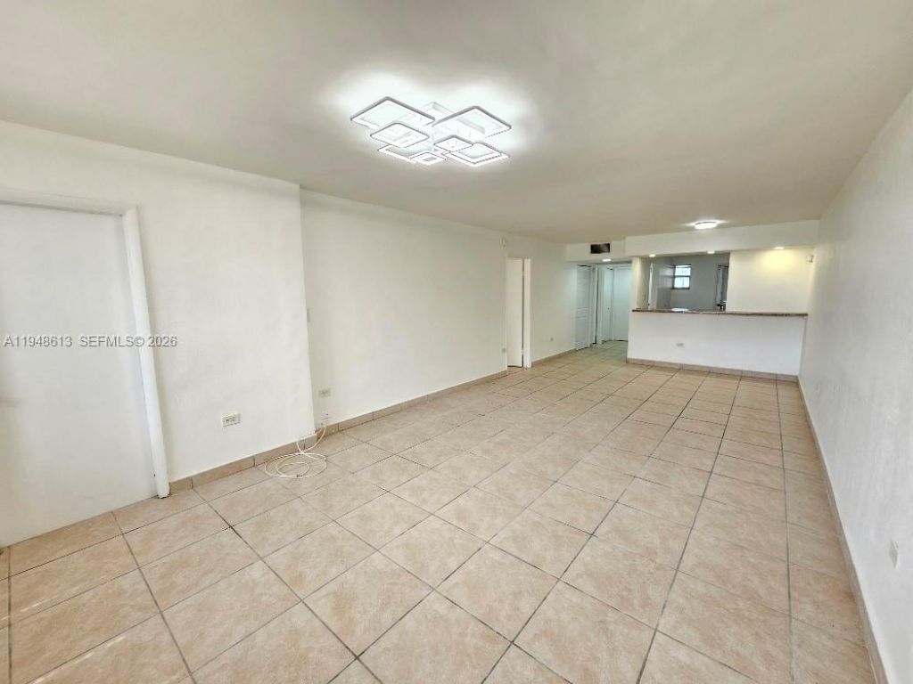 441 NE 195th St, Unit 105, Miami, FL 33179 Photo