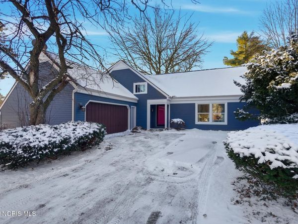 911 Shearwood Drive, Perrysburg, OH 43551