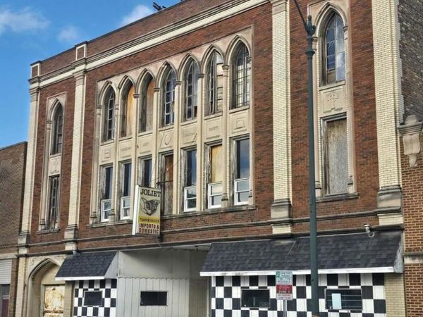 145 E Cass Street, Joliet, IL 60432