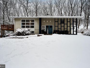 6838 LIME KILN ROAD, SLATINGTON, PA 18080