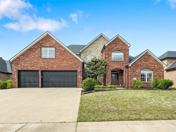 3907 NE Cadbury Avenue, Bentonville, AR 72712