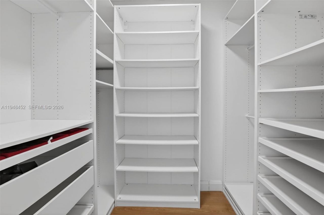 20281 E Country Club Dr, Unit 405, Aventura, FL 33180 Photo