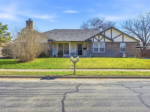 2910 Penny Lane, Euless, TX 76039