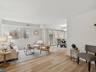 8006 CHANUTE PLACE, Unit 8, FALLS CHURCH, VA 22042