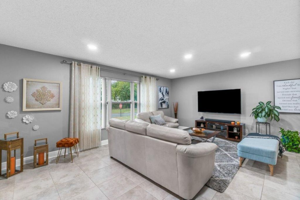 4935 NW 2nd Street, Unit A, Delray Beach, FL 33445 Photo