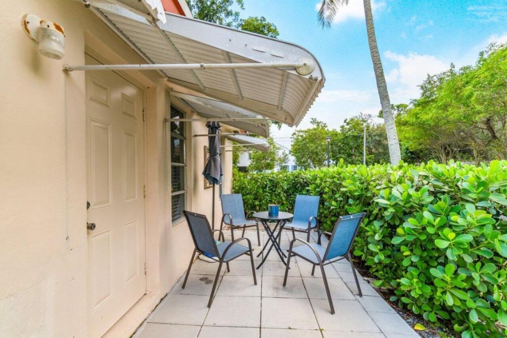 4935 NW 2nd Street, Unit A, Delray Beach, FL 33445 Photo