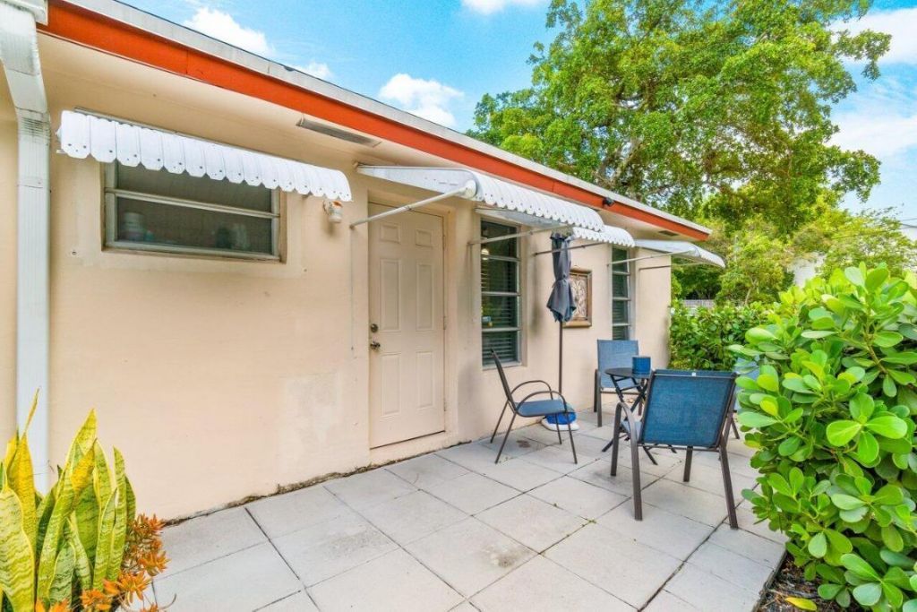 4935 NW 2nd Street, Unit A, Delray Beach, FL 33445 Photo