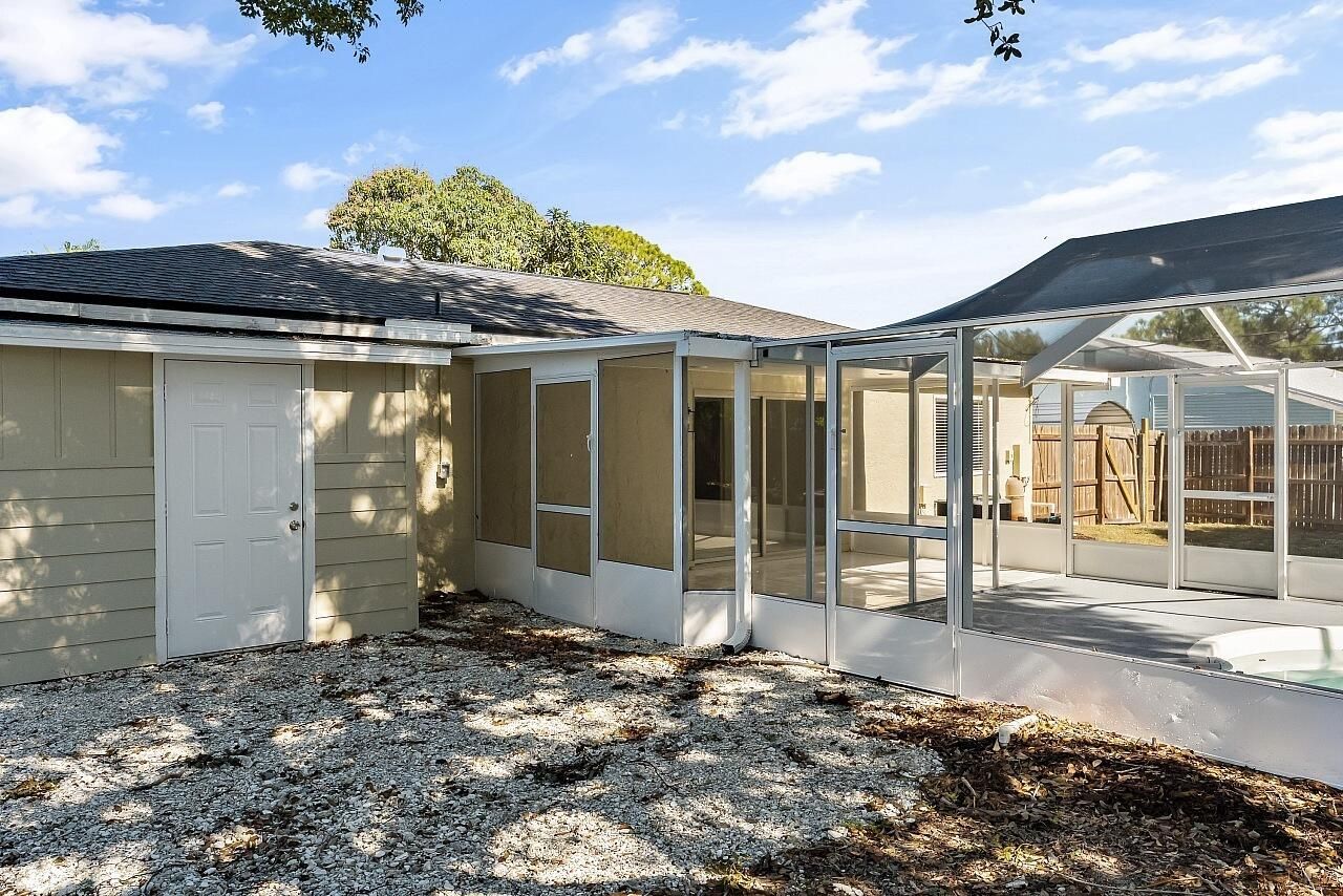 111 Alameda Avenue, Sebastian, FL 32958 Photo