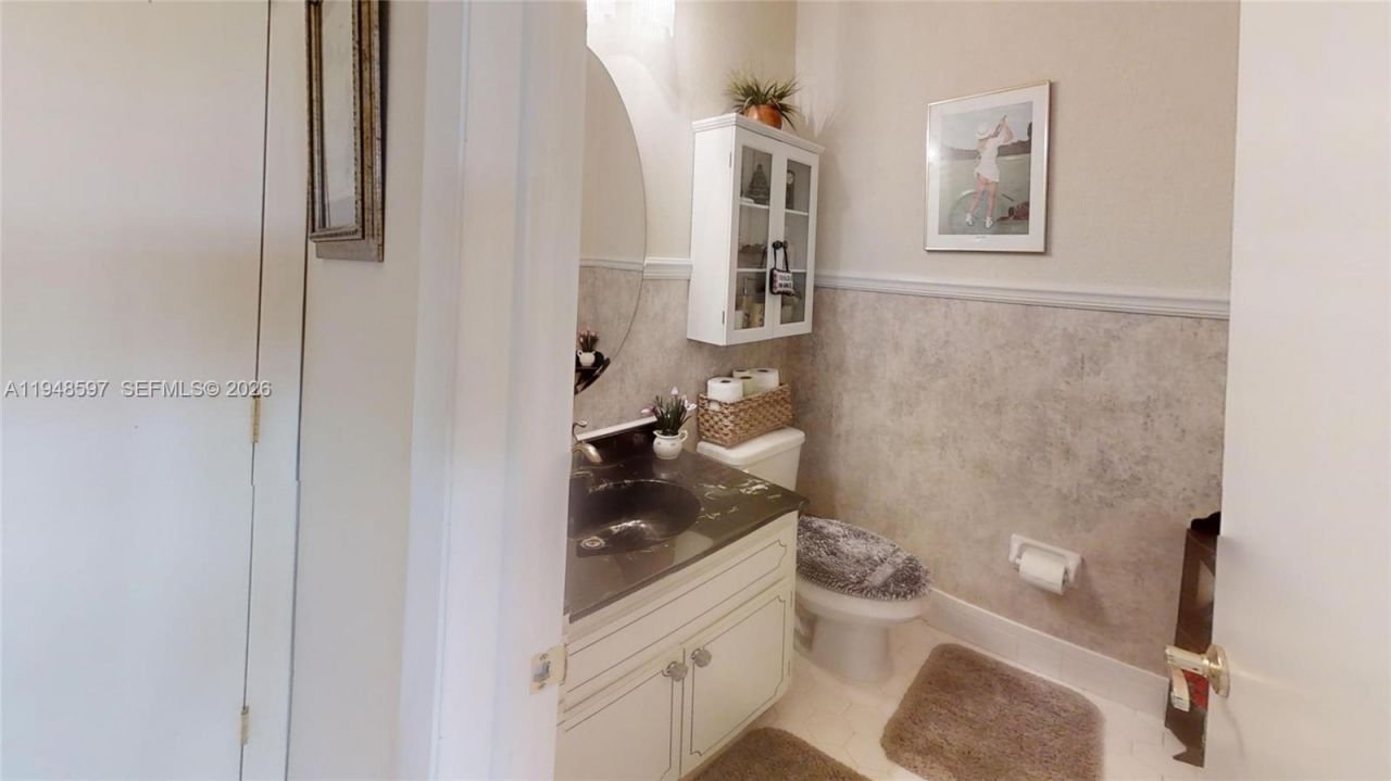 1527 Edgewater Circle, Fort Myers, FL 33919 Photo
