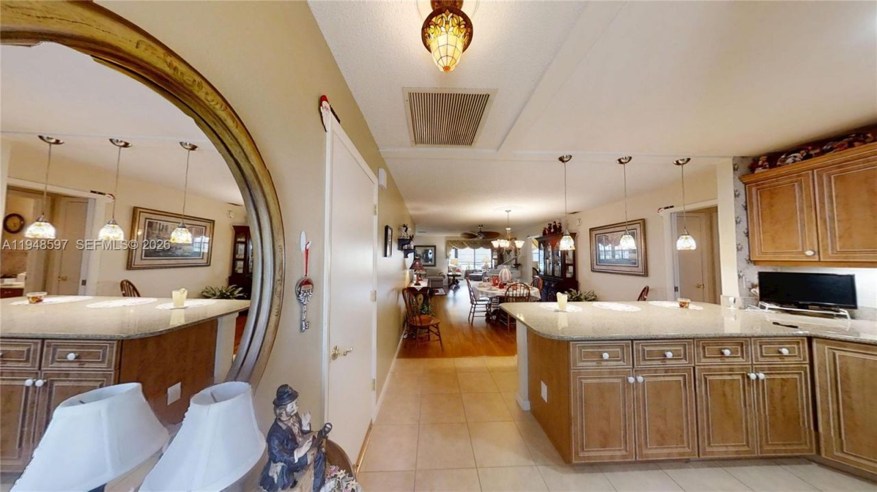1527 Edgewater Circle, Fort Myers, FL 33919 Photo