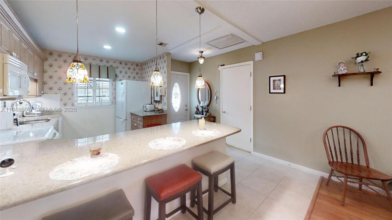 1527 Edgewater Circle, Fort Myers, FL 33919 Photo