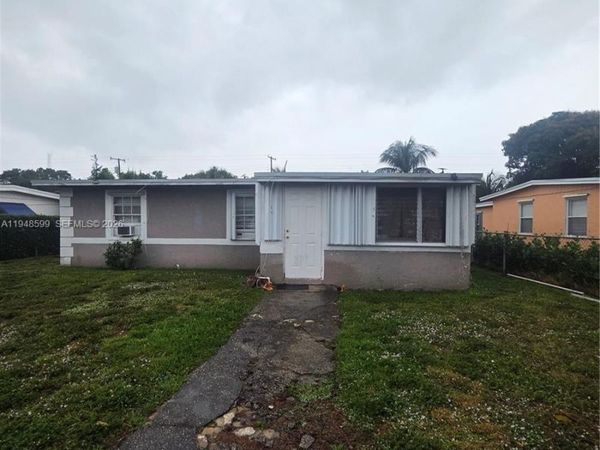 210 SW 14th Ave, Delray Beach, FL 33444