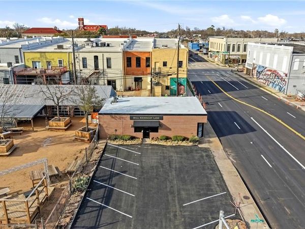 121 S Austin Avenue , Denison, TX 75020