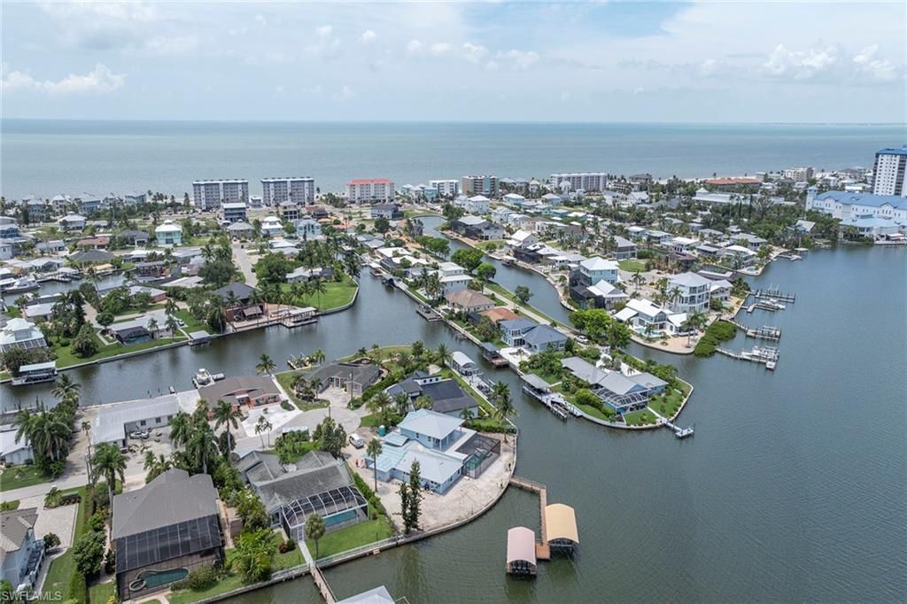 271 Randy Ln, Fort Myers Beach, FL 33931 Photo