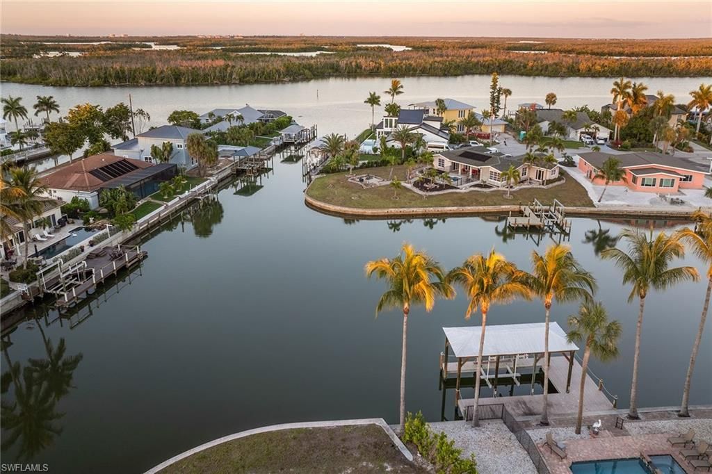 271 Randy Ln, Fort Myers Beach, FL 33931 Photo