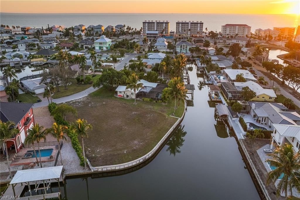 271 Randy Ln, Fort Myers Beach, FL 33931 Photo