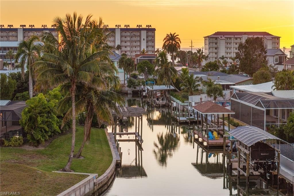 271 Randy Ln, Fort Myers Beach, FL 33931 Photo