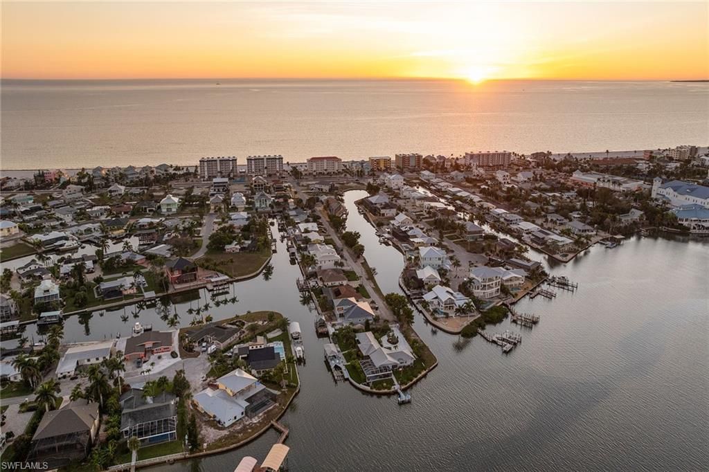 271 Randy Ln, Fort Myers Beach, FL 33931 Photo