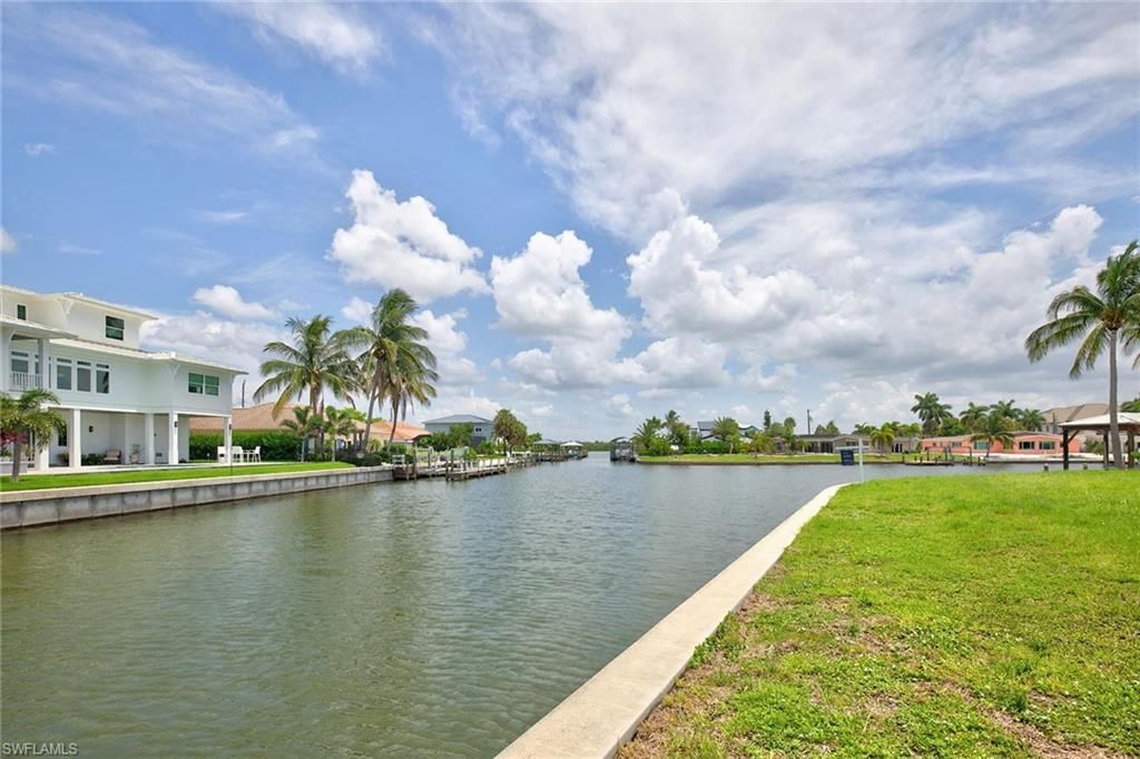 271 Randy Ln, Fort Myers Beach, FL 33931 Photo