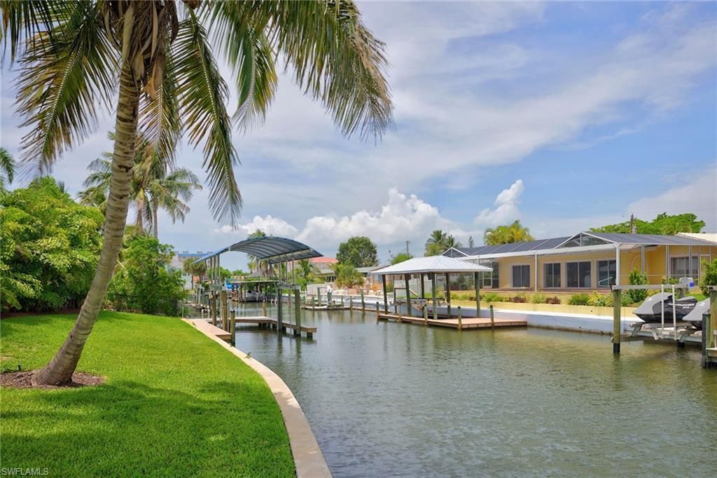 271 Randy Ln, Fort Myers Beach, FL 33931 Photo