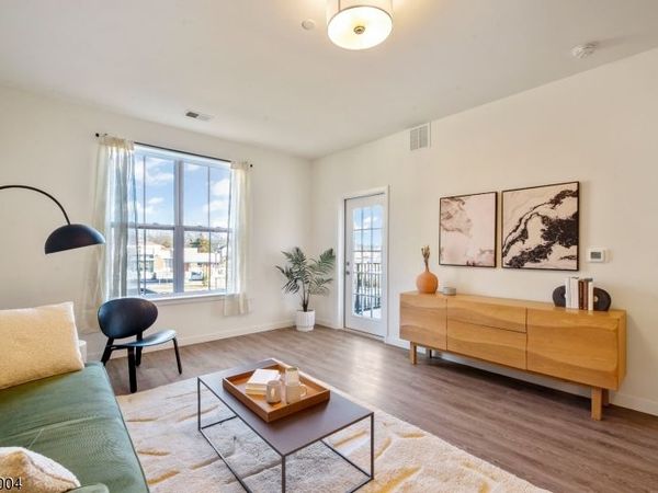 377 Summerhill Rd, Unit Junr, East Brunswick, NJ 08816