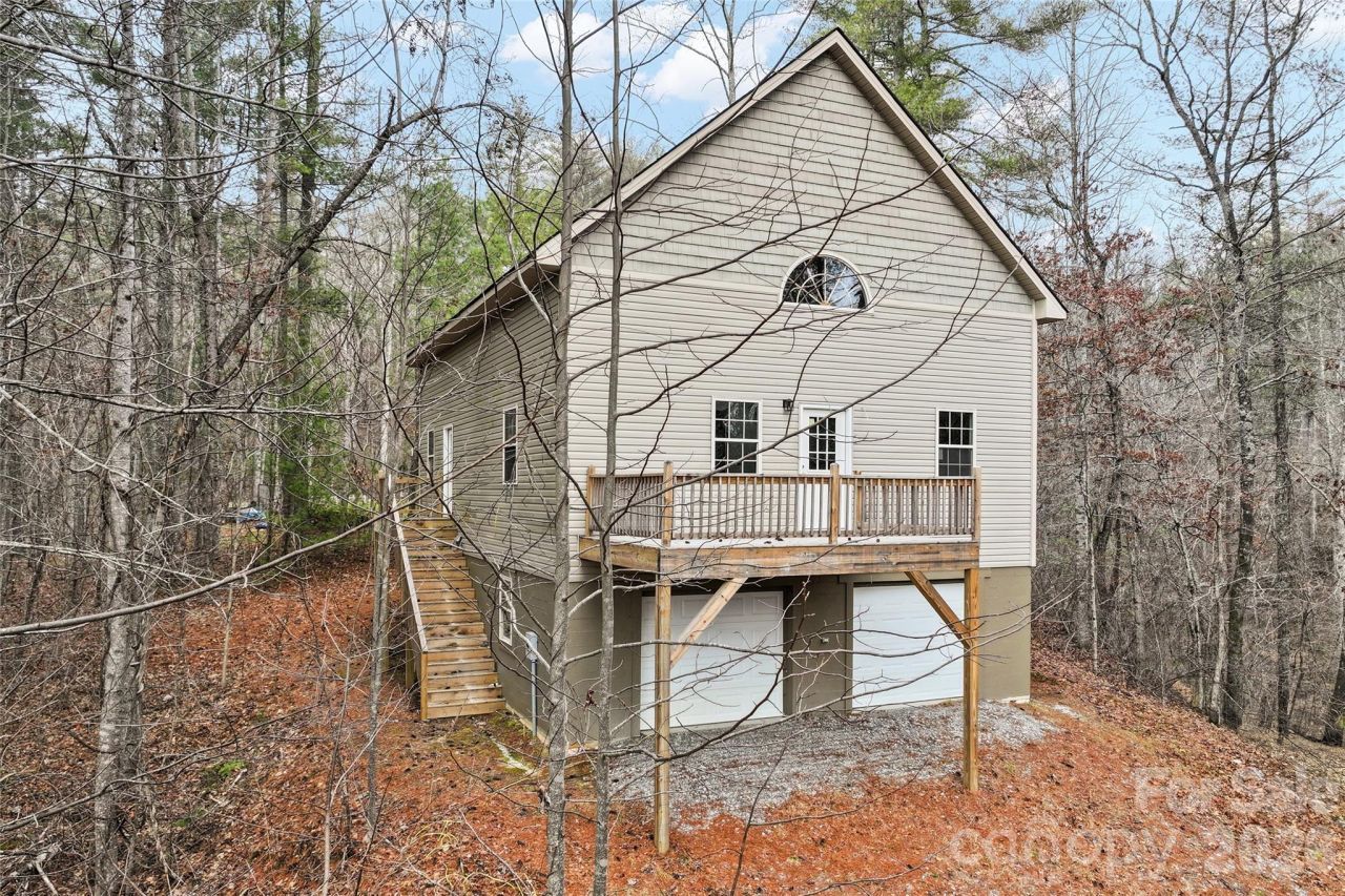 109 Tumblebug Trail Road, Flat Rock, NC 28731 Main Photo