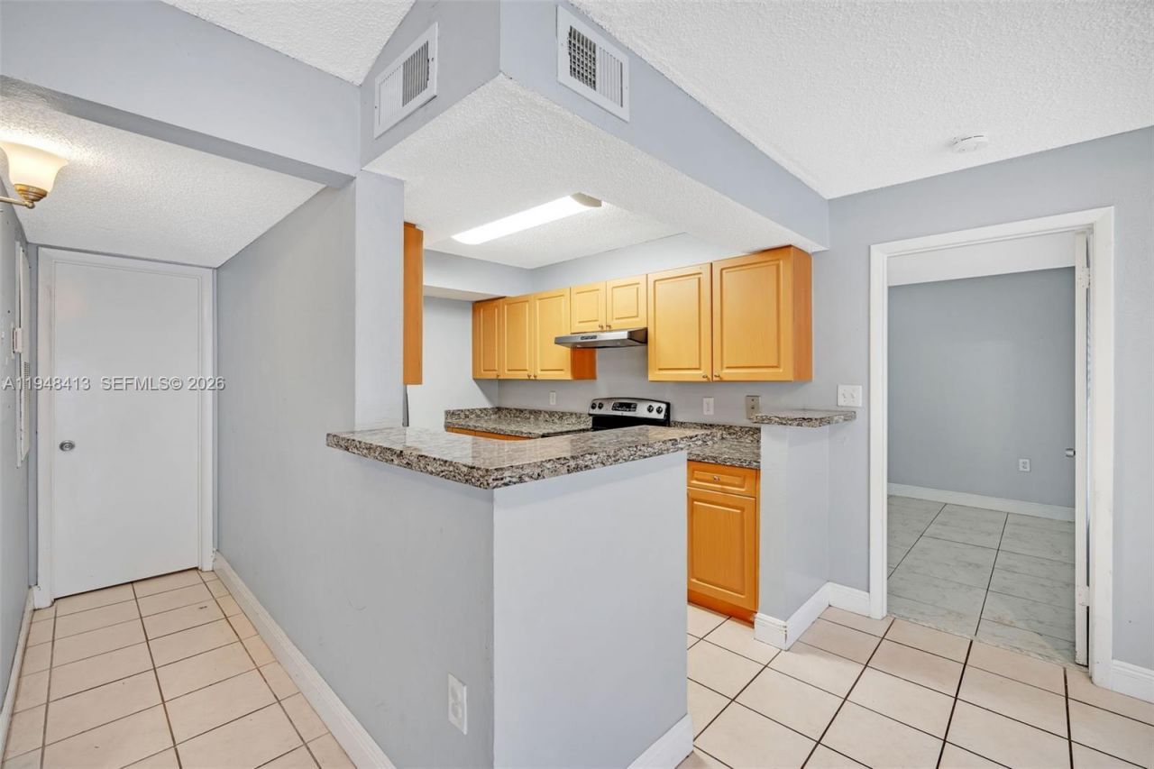 15560 SW 104th Ter , Unit 611, Miami, FL 33196 Photo