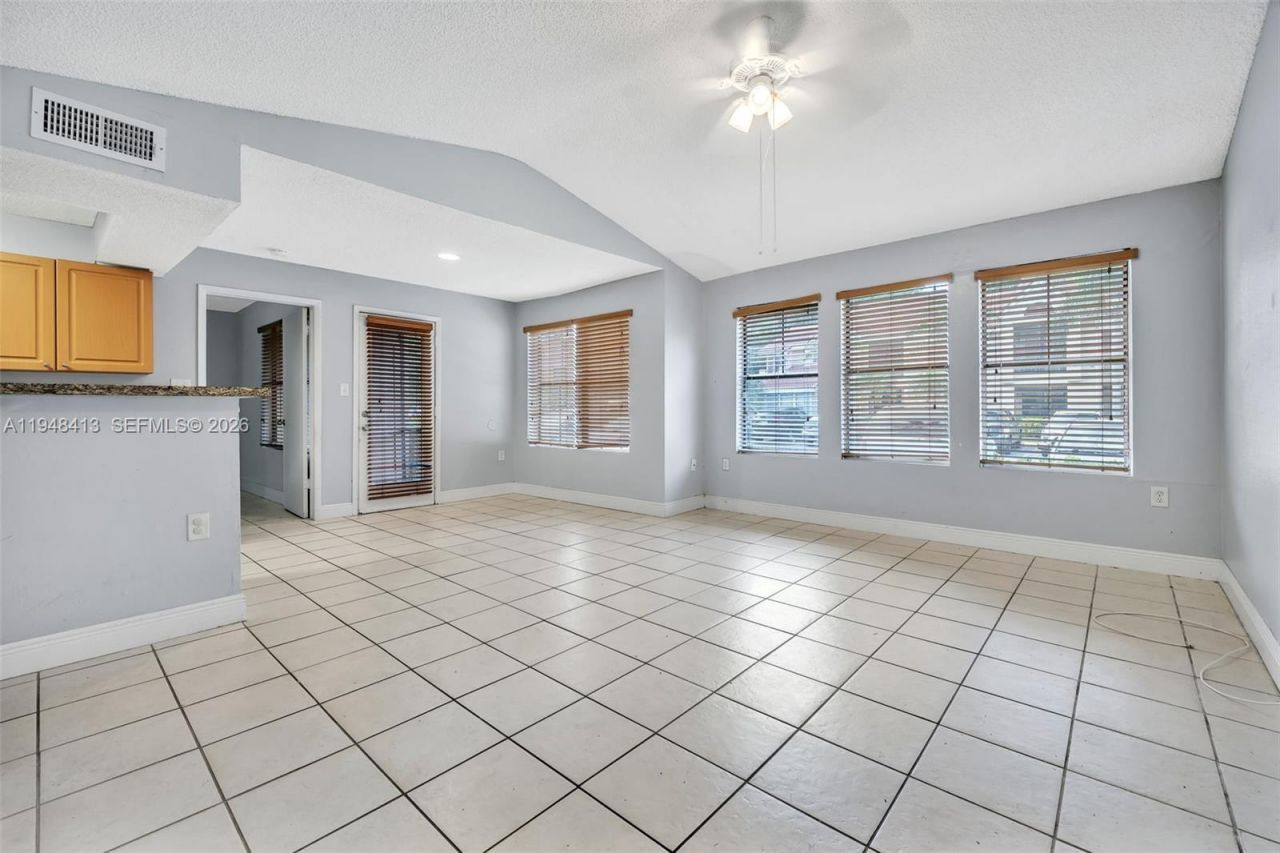 15560 SW 104th Ter , Unit 611, Miami, FL 33196 Photo