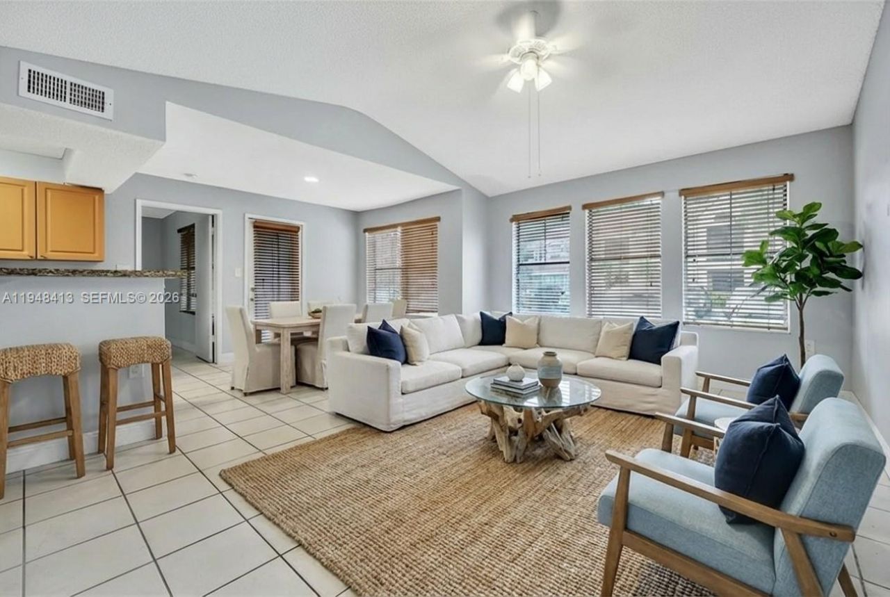 15560 SW 104th Ter , Unit 611, Miami, FL 33196 Photo