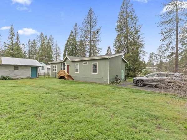 594 Detrick Drive, Unit 4, Grants Pass, OR 97527