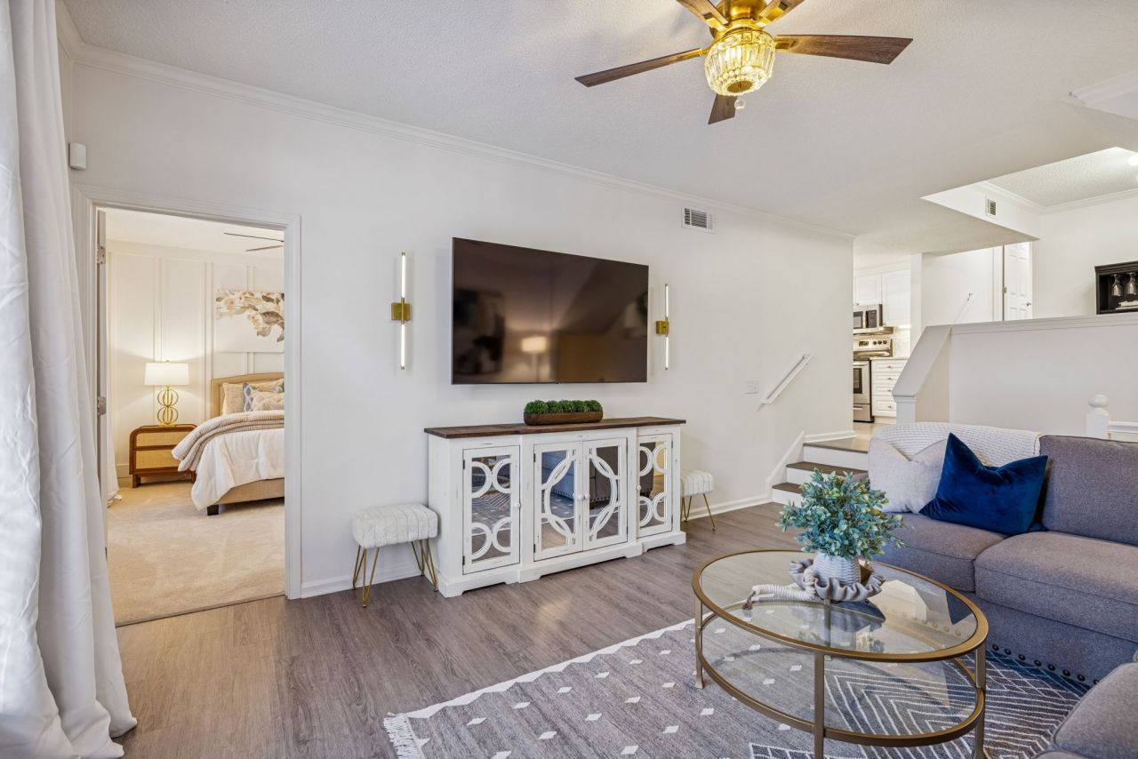 2045 Stokes Ln, Nashville, TN 37215 Main Photo