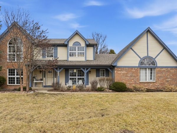 492 Patricia Court, Grayslake, IL 60030