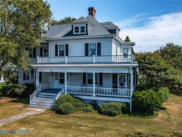 218 Fleeton Point Circle , Reedville, VA 22539