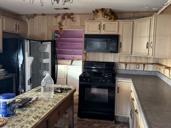 888 S US HIGHWAY 281, Pleasanton, TX 78064