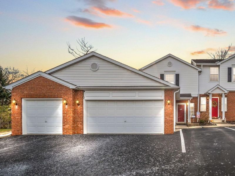 3073 Birch Hollow Way, Columbus, OH 43231 Photo 2