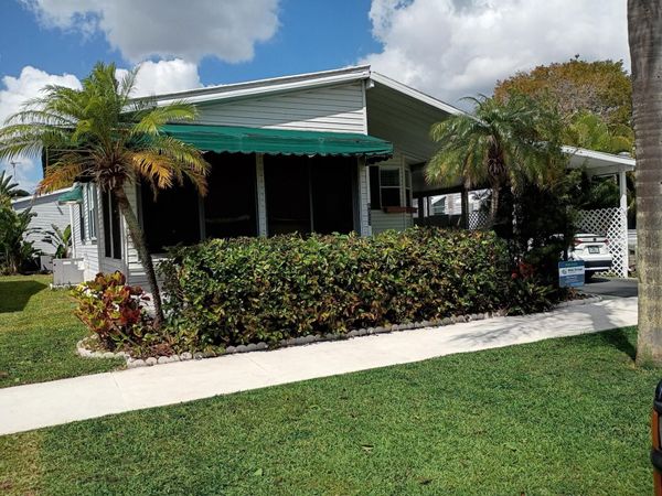 6567 NW 34th Avenue, Coconut Creek, FL 33073