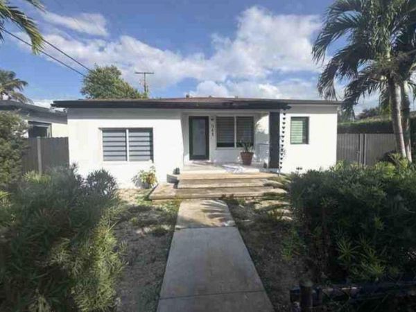 641 SW 35th Ave, Miami, FL 33135