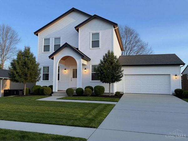 805 Halesworth Drive, Forest Park, OH 45240