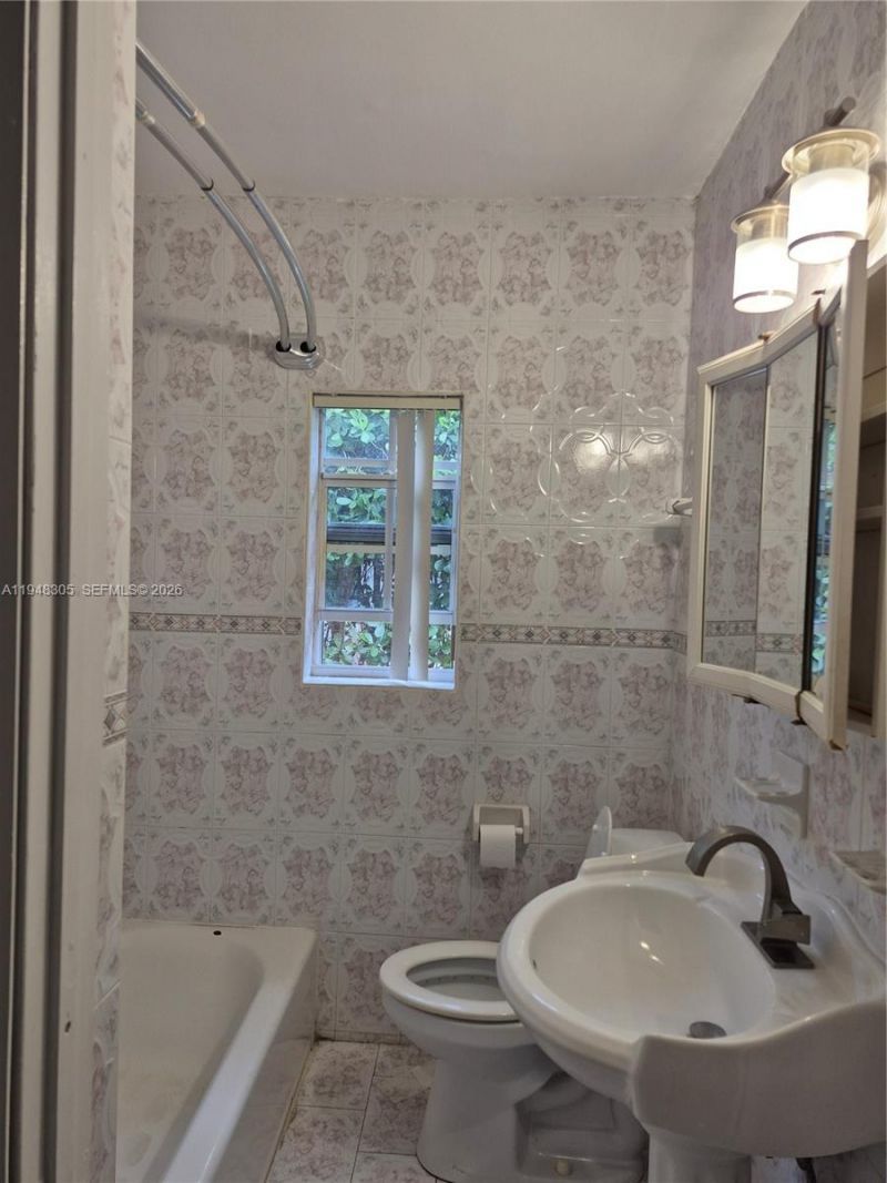 28 NE 49th St , Miami, FL 33137 Photo