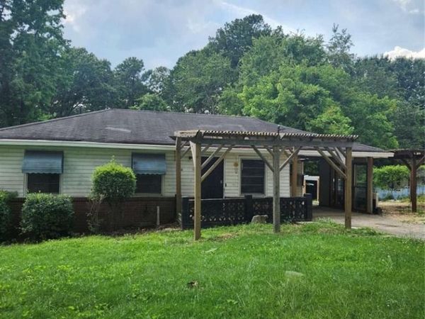 1636 NW Bridgeport Drive NW, Atlanta, GA 30318