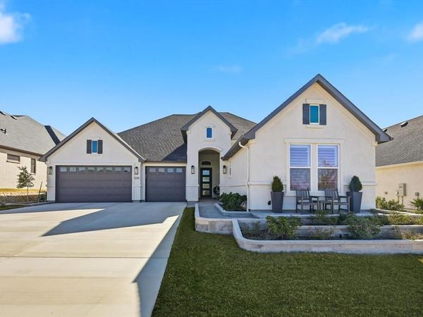 11301 Drinkwater Drive, Denton, TX 76207