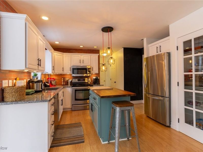 889 Holborn Road, Streetsboro, OH 44255 Photo 5