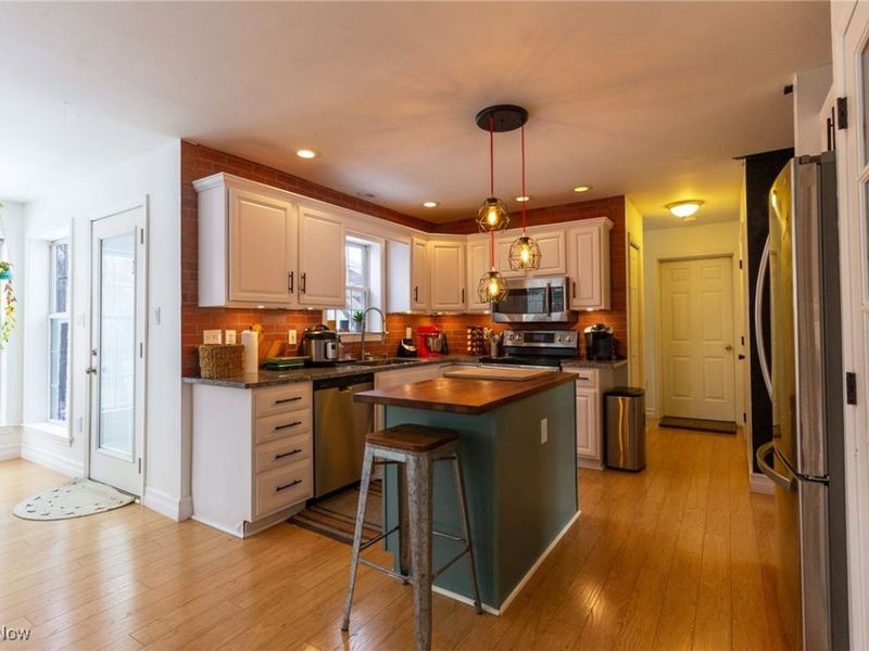 889 Holborn Road, Streetsboro, OH 44255 Photo 6