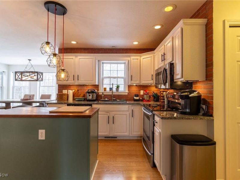 889 Holborn Road, Streetsboro, OH 44255 Photo 8