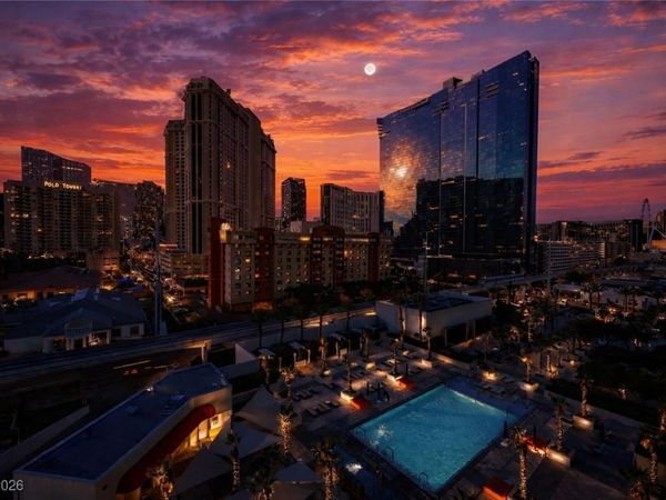 135 E HARMON Avenue, Unit 315, Las Vegas, NV 89109