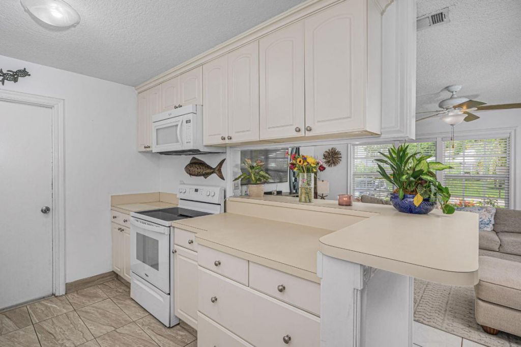 108 SW De Gouvea Terrace, Port Saint Lucie, FL 34984 Photo