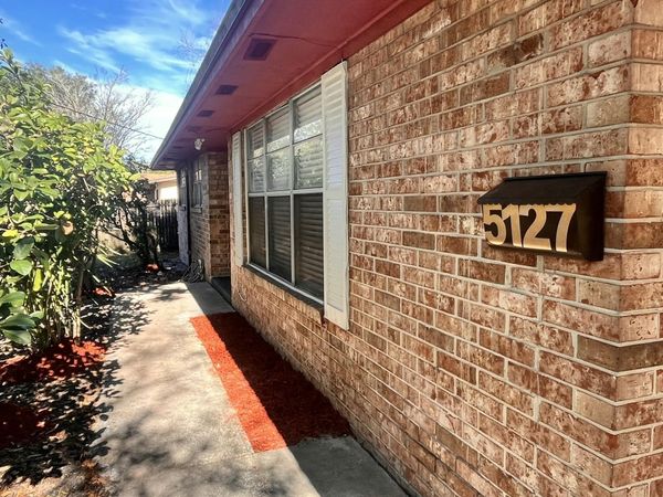 5127 SECURITY Lane, Jacksonville, FL 32209