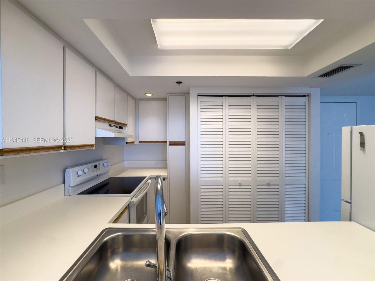 540 Brickell Key Dr, Unit 1201, Miami, FL 33131 Photo